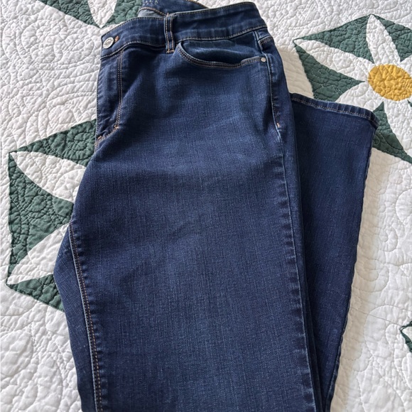 WHBM  Women's Jeans2 Pair size 10 & 12 - Picture 5 of 6